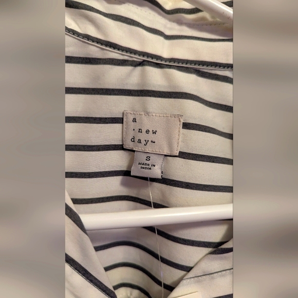 Size S Oversized Boyfriend Dress Shirt p2p 22 in - Picture 4 of 8